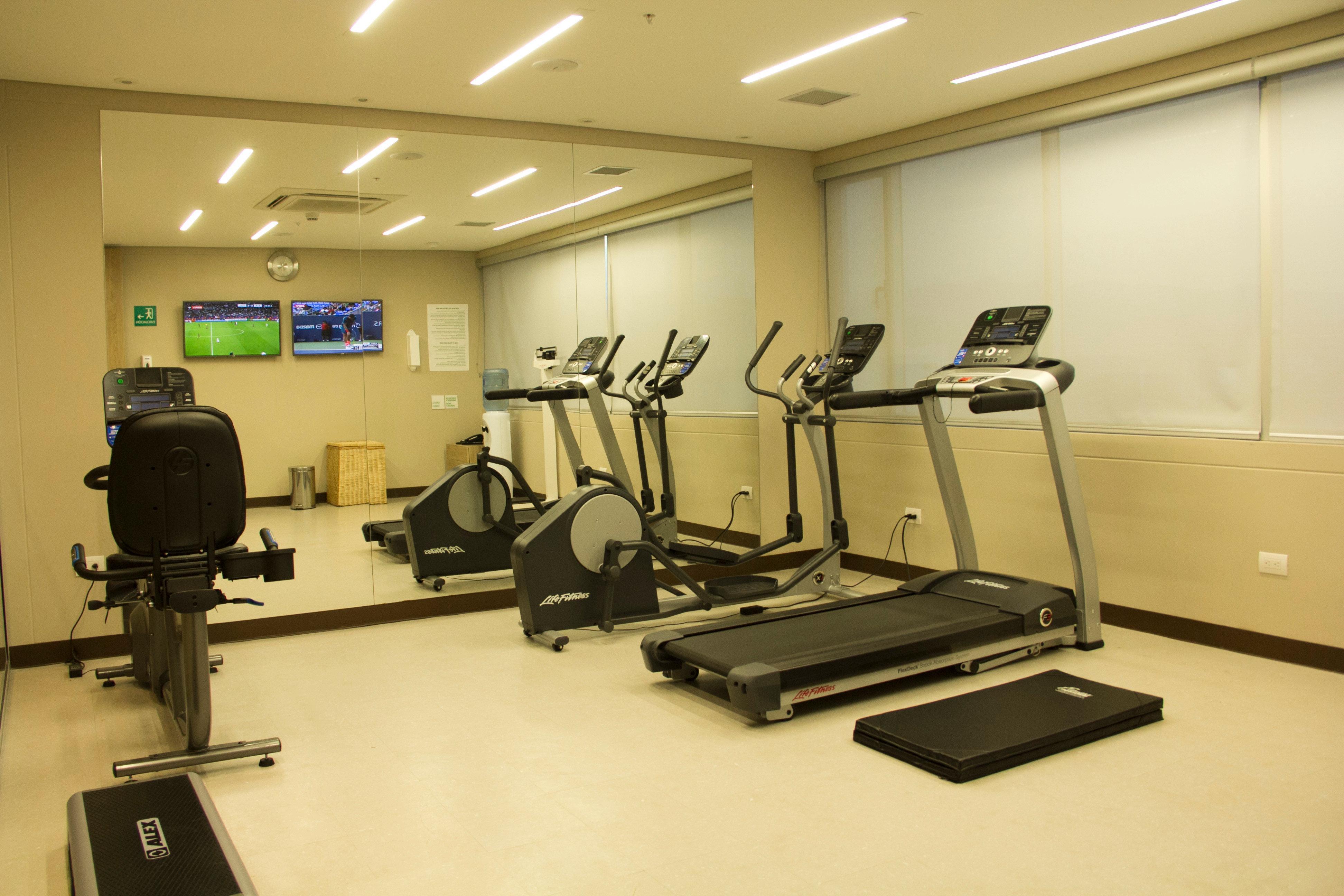 Holiday Inn Cucuta By Ihg Eksteriør billede The gym at the hotel