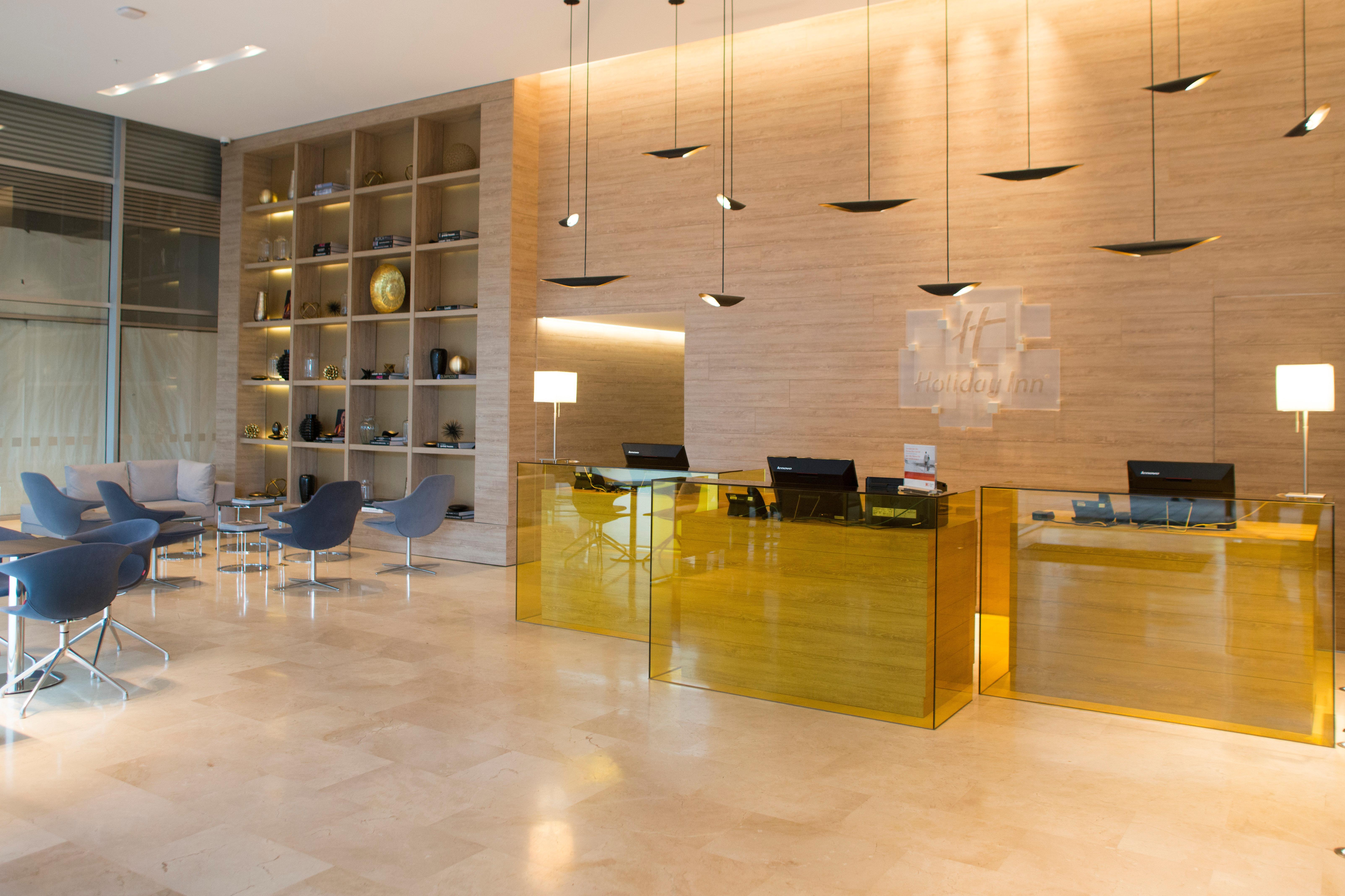 Holiday Inn Cucuta By Ihg Eksteriør billede The lobby of the hotel
