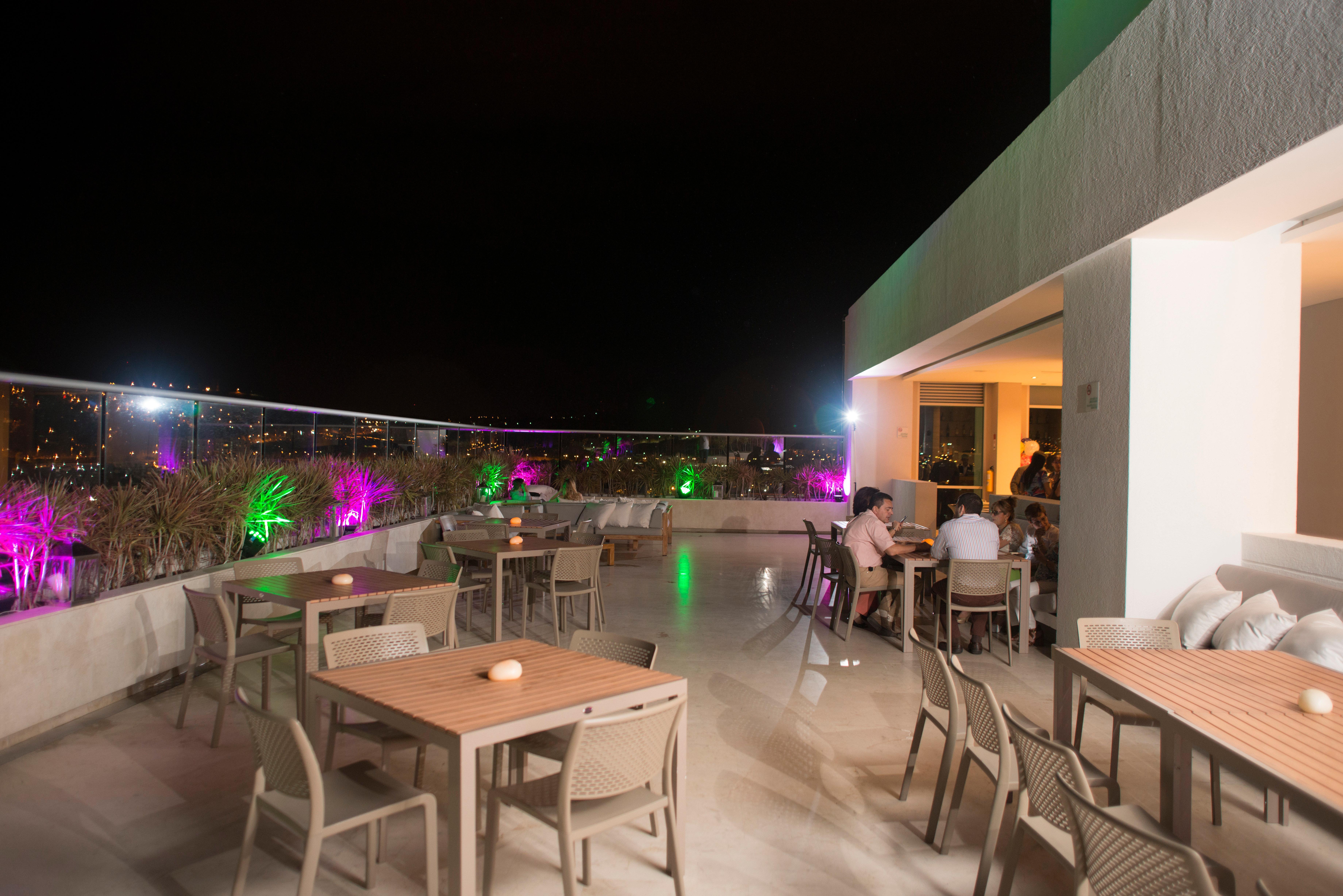 Holiday Inn Cucuta By Ihg Eksteriør billede Sky Bar
