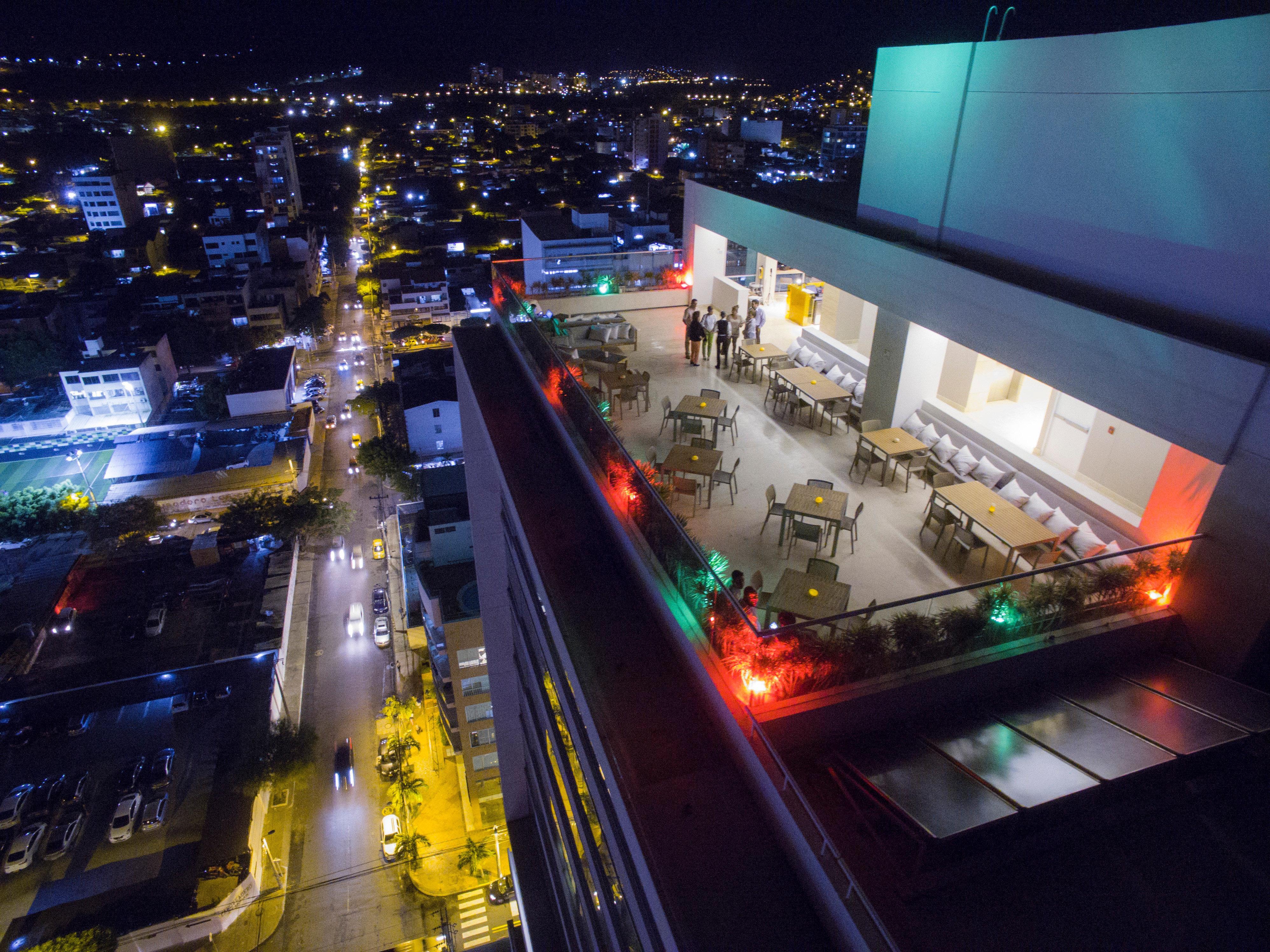 Holiday Inn Cucuta By Ihg Eksteriør billede Skyline of the city
