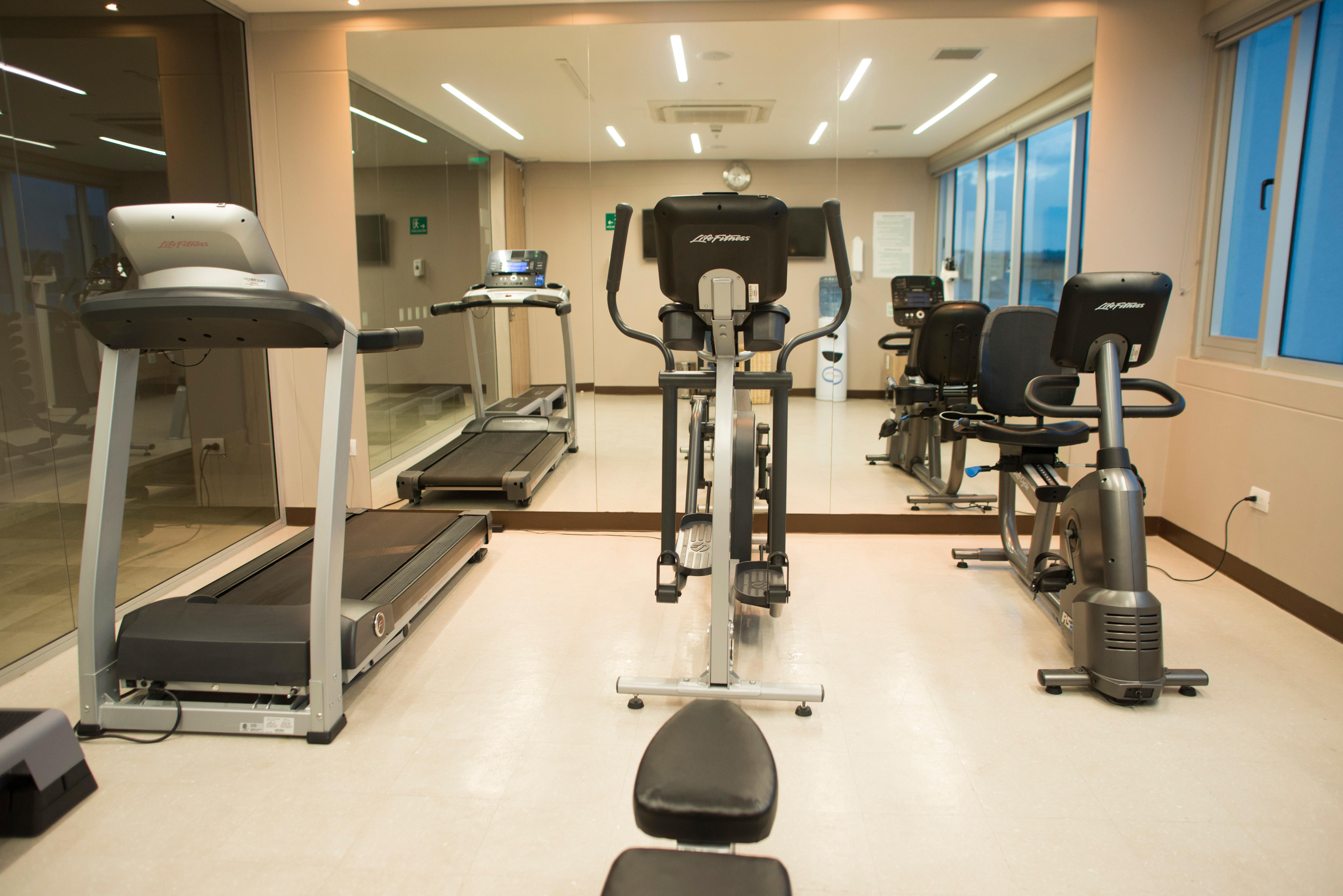Holiday Inn Cucuta By Ihg Eksteriør billede A gym
