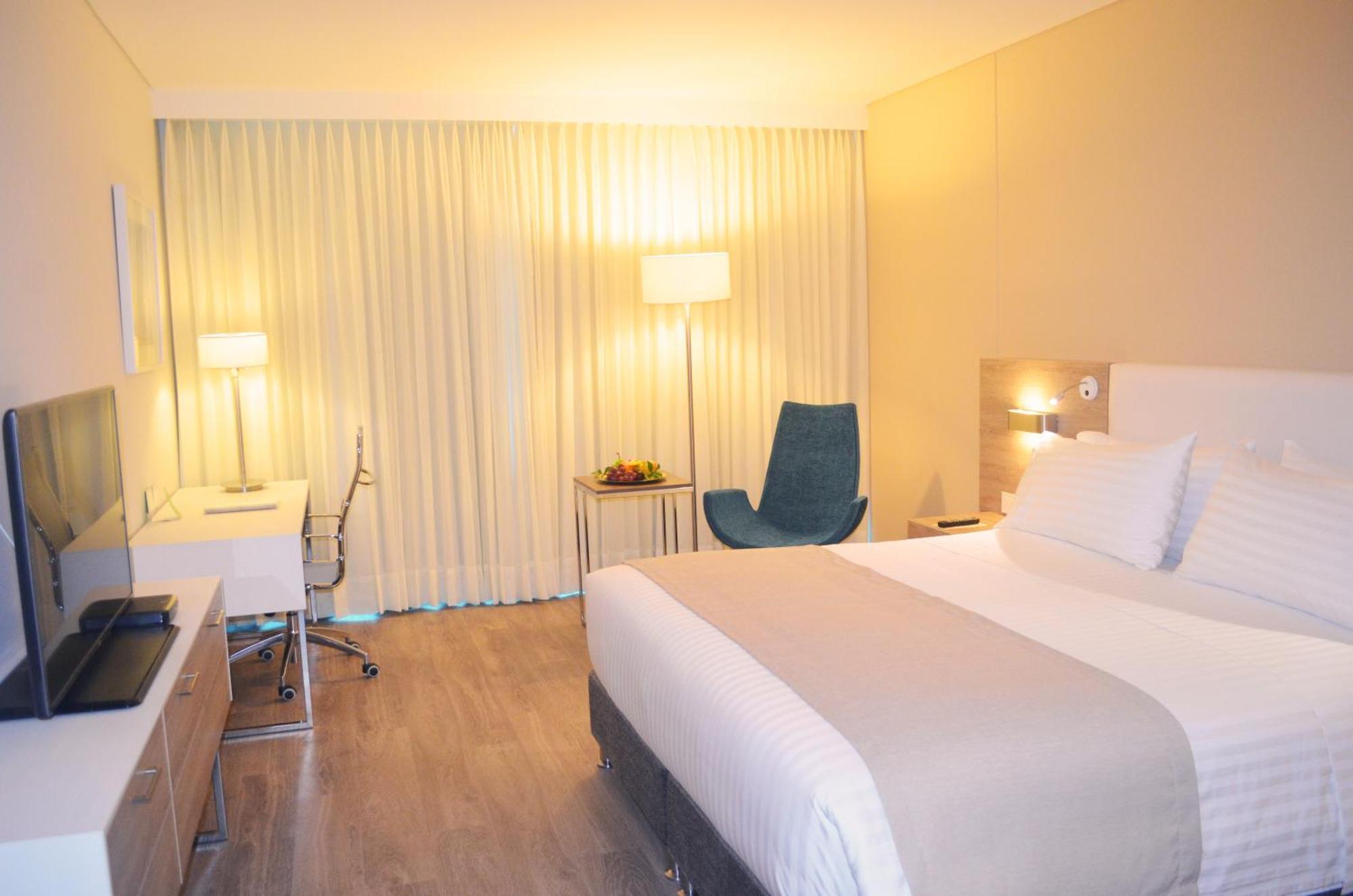 Holiday Inn Cucuta By Ihg Eksteriør billede A room at the hotel