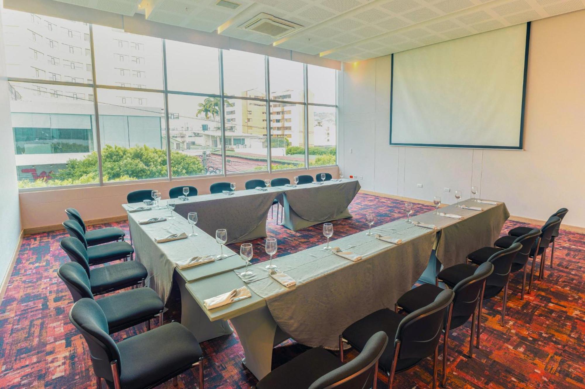 Holiday Inn Cucuta By Ihg Eksteriør billede Meeting room