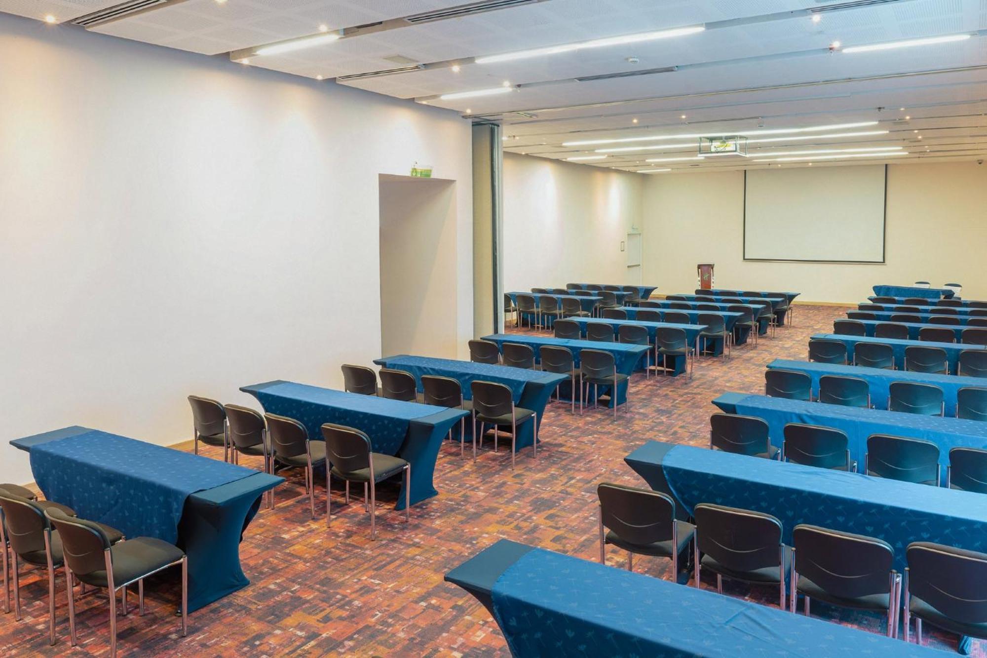 Holiday Inn Cucuta By Ihg Eksteriør billede The conference room