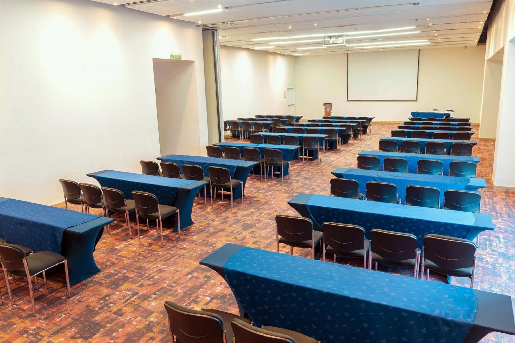 Holiday Inn Cucuta By Ihg Eksteriør billede The main conference room
